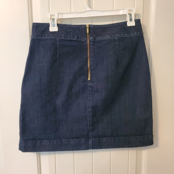 LOFT made and loved Denim skirt, Size 6P, like new, zipper closure - Picture 4 of 6